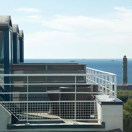 De La Pointe Saint-mathieu - & Restaurant 4*